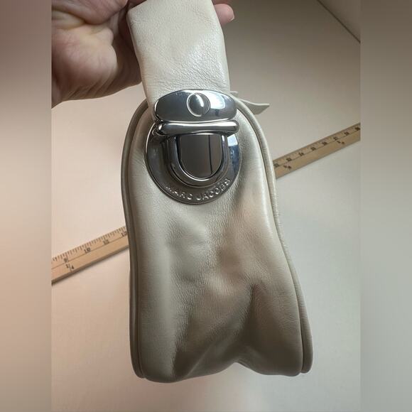 Marc Jacobs The Pushlock Mini Hobo Cloud White/ Silver NWOT - Picture 6 of 11